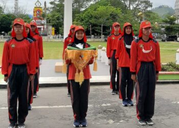 Latihan Paskibraka di Halaman Setdakab Kantor Bupati Aceh Tengah. Foto : Gemapers.com