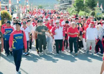 Pj. Bupati Bener Meriah ikuti jalan santai dalam rangka memperingati HUT RI ke-78. Foto : Prokopim Bener Meriah