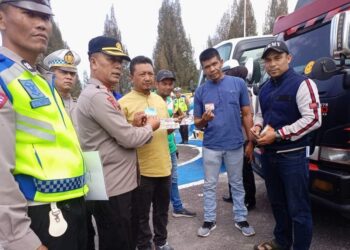 Kabag Ops Polres Bener Meriah, Kompol Syabirin bersama Ketua Organda Bener Meriah Azwin ABL dan Sekretaris Syahru, S. Sos Foto : Humas Organda