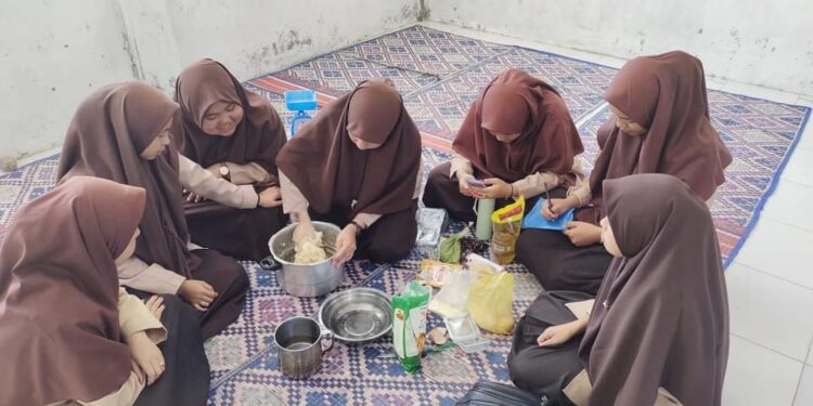 Santri Semayoen Nusantara dalam mengolah makanan, Photo : Ist