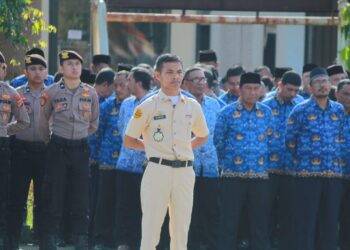 Pemimpin Upacara Azwar Ketua PPI Aceh Selatan) Upacara Memperingati Hari Sumpah Pemuda yang ke-95, Photo : Gemapers