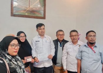 Ratusan ribu data kependudukan warga Kabupaten Bener Meriah telah berhasil terverifikasi secara aktual melalui tahapan Pencocokan dan Penelitian (Coklit) data pemilih.
Photo : gemapers