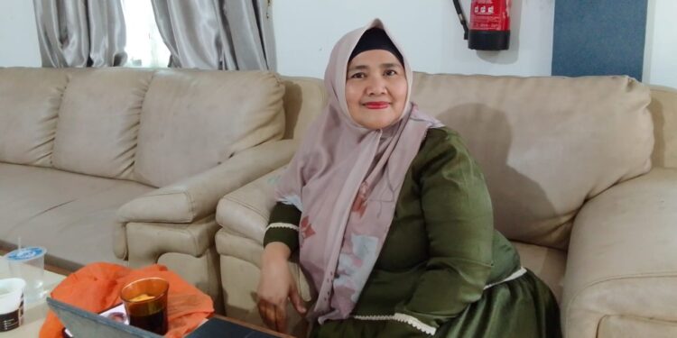 Photo :Dr.Puspitawati.M.Si, Inen Melati