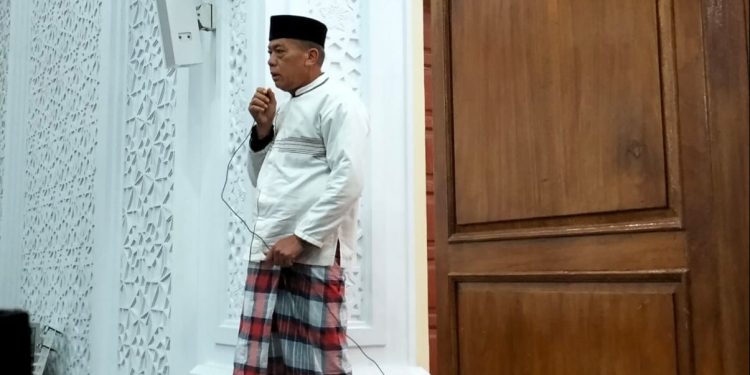 Misdal S.Pd Saat Menyampaikan Kultum Pagi di Mesjid Agung Babussalam Bener Meriah,  selasa tgl 04-03- 2025. Foto : ist