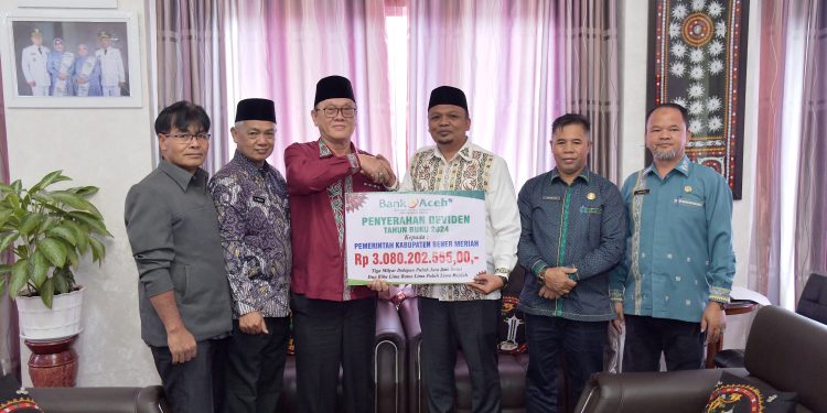 Pemkab Bener Meriah Terima Deviden Tahun Buku 2024 Sebesar 3 Miliar lebih Dari Bank Aceh Syariah, Sabtu (20/03/2025).             
 Foto : Prokopim BM