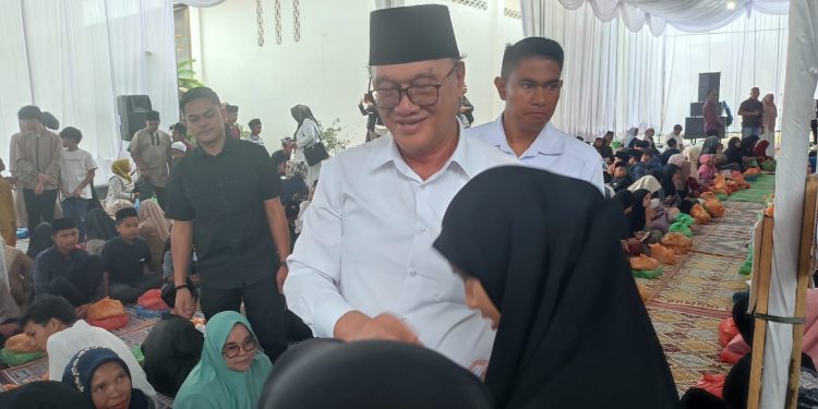 Kegiatan Bupati Bener Meriah Ir. Tagore Abubakar buka bersama dan penyantunan ribuan anak yatim di Pendopo Bupati, Rabu, (26/3/2025). Foto : gemapers
