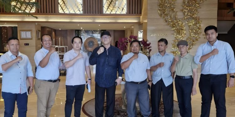 Pertemuan Bupati Bener Meriah Ir.H. Tagore Abubakar bersama Daniel Hotoguan, Regional Head of Corn Partnership PT Charoen Pophand Group Indonesia di Hotel Polonia Medan, Rabu (25/6/2025). Foto : Ist