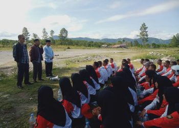 Pemberian pembekalan Agama kepada calon Paskibraka Kabupaten Bener Meriah oleh Dinas Syariat Islam di lapangan Pacuan Kuda Sengeda, Jum'at (8/8/2025). Fot : Ist