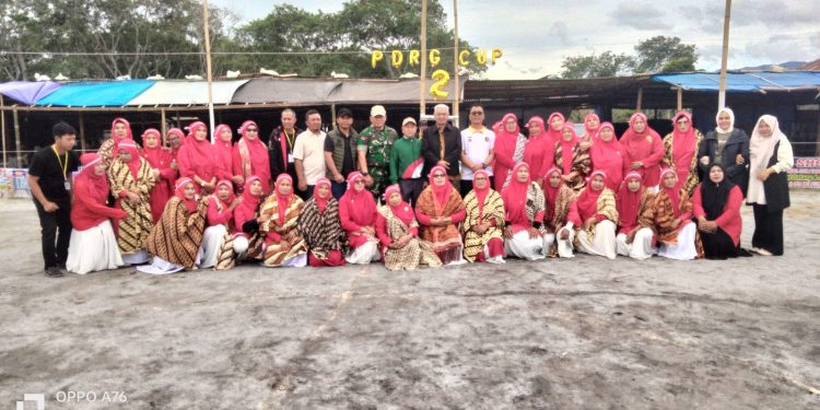 Pembukaan turnamen Futsal Out Door Piala PDRG cup II oleh Ir. Armian wakil bupati dan Kompol Dr. Sibirin, S.H.,M.H Wakapolres Bener Meriah di kampung reje guru, minggu (24/8/2025). Foto : gemapers
