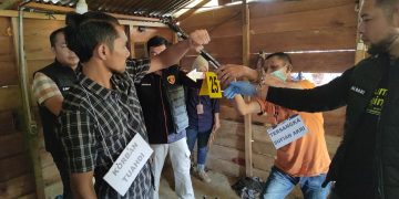 Proses rekonstruksi kasus tindak pidana penganiayaan berat yang menyebabkan kematian, bertempat di Dusun Uyem Tungel, Kampung Bintang Berangun, Kecamatan Pintu Rime Gayo, Rabu (10/9/2025). Foto : Humas Polres Bener Meriah