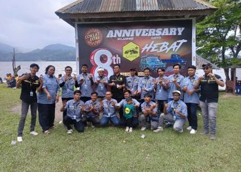 Pengurus Komunitas KITOGA merayakan hari jadi ke-8 di Horras Home Stay Takengon, minggu (26/10/2025). Foto : Kitoga