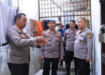 Pengecekan ruang tahanan di Polres Bener Meriah oleh Kapolres AKBP Aris Cai Dwi Susanto, S.I.K.,M.I.K, Senin (27/10/2025), Foto : Ist
