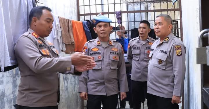 Pengecekan ruang tahanan di Polres Bener Meriah oleh Kapolres AKBP Aris Cai Dwi Susanto, S.I.K.,M.I.K, Senin (27/10/2025), Foto : Ist
