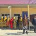 Keluarga Besar SMAN 2 Pintu Rime Gayo mengenakan pakaian adat nusantara dalam  upacara memperingati hari Sumpah Pemuda ke-97, selasa (28/10/2025), Foto : Humas SMAN 2 Pintu Rime Gayo