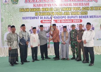 Pelepasan kafilah kabupaten Bener Meriah MTQ ke-37 tingkat Provinsi di Pidie jaya oleh wakil bupati Ir. Armia di aula pendopo bupati, kamis (30/10/2025). Foto : Ist