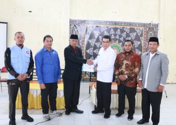 Wabup Ir. H. Armia Serah Terima Jabatan Plt. Kepala Dinas Tenaga Kerja dan Transmigrasi Bener Meriah . Jumat (24-10-20250) di Aula Kantor Dinas Tenaga Kerja dan Transmigrasi. Foto : Prokopim BM