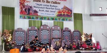 Penampilan Tari Guel oleh siswa TK IT Asyifa dalam Pameran Budaya di Gors Kabupaten Bener Meriah, Sabtu, 25/10/2025. Foto : Gemapers