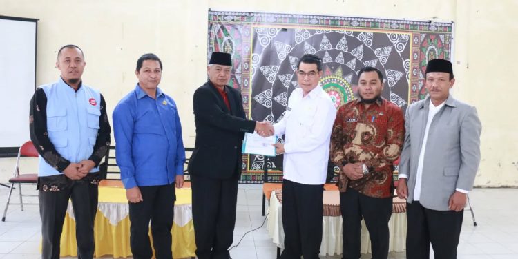 Wabup Ir. H. Armia Serah Terima Jabatan Plt. Kepala Dinas Tenaga Kerja dan Transmigrasi Bener Meriah . Jumat (24-10-20250) di Aula Kantor Dinas Tenaga Kerja dan Transmigrasi. Foto : Prokopim BM