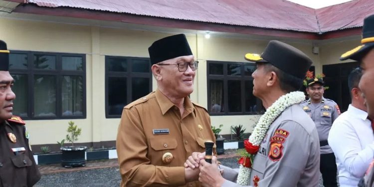 Bupati Ir. H. Tagore Abubakar menerima kunjungan kerja Kapolda Aceh Irjen Pol. Drs. Marzuki Ali Basyah di Mapolres Bener Meriah. Senin (17/11/2025). Foto: Prokopim BM