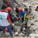 Proses Evakuasi Korban jatuh ke bekas longsor  Jalur dua karang Rejo kec.Bukit. Jum'at (26/12/2025). Foto: Ist