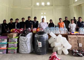 PMI Bener Meriah saat menyalurkan bantuan kepada masyarakat, Rabu (7/1/2026). Foto: Doc PMI BM
