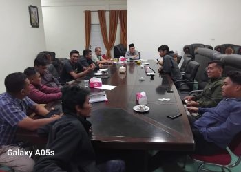 Bupatai Ir. Tagore saat audiemsi bersama Asesosiasi Pemuda Desa Bener Meriah, Selasa (6/1/2026). Foto : Ist