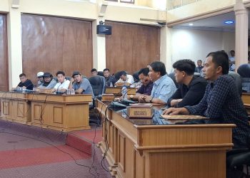 Suasana audensi mengenai kenaikan harga material galian C di ruang rapat DPRK Bener Meriah, Selasa ( 13/1/2026). Foto : Ist
