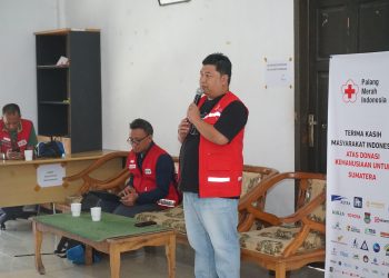 Ketua PMI Bener Meriah, dr. Jawahir Syahputra, M.K.M, saat dalam kegiatan Orientasi Kepalangmerahan bagi pengurus, staf, dan relawan di Markas PMI Bener Meriah pada Minggu (18/1). Foto: Doc PMI BM