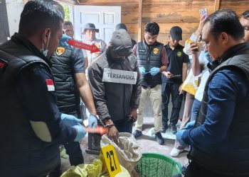 Polres Bener Meriah saat gelar rekontruksi kasus pembunuhan di desa Blang Tampu, Jum'at (6/2/20226). Foto: Doc Polres Bener Meriah