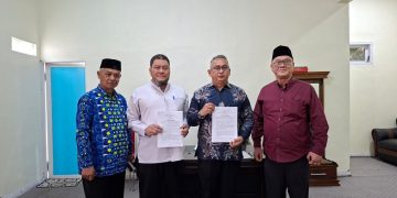 Ir. Tagore, Ir. Armia dan dr. Andri S.Pb saat penandatanganan kesepakatan bersama PT Interskala Sehat Sejahtera di Pendopo Bupati Bener Meriah. Foto: Kominfo BM
