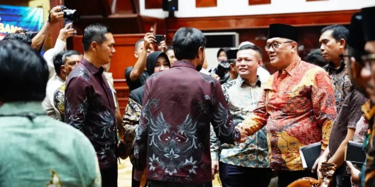 Bupati Bener Meriah Ir. H. Tagore Abubakar saat menghadiri Musrembang RKPA 2027 di Banda Aceh, Foto: Prokopim BM