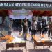 Kejaksaan Negeri Bener Meriah bersama unsur Forkopimda saat memusnahkan barang bukti yang telah inkracht. Foto : Prokopim BM