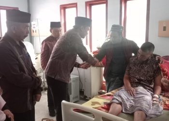 Dinsyar Bener Meriah saat melaksanakan bimbingan rohani di RSU Muyang Kute, Foto: Ist