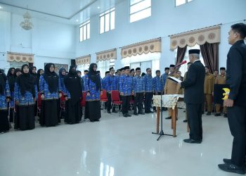 Wabup Ir. H. Armia saat melantik Serta Mengambil Sumpah 46 Pejabat Administrator Dan Pengawas. Foto : Prokopim BM