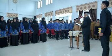 Wabup Ir. H. Armia saat melantik Serta Mengambil Sumpah 46 Pejabat Administrator Dan Pengawas. Foto : Prokopim BM