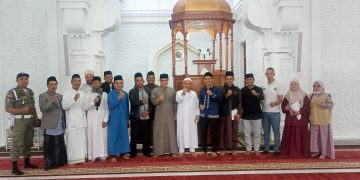 Rapat finalisasi penyembelihan hewan qurban di Mesjid Agung Babussalam. Foto: Gemapers