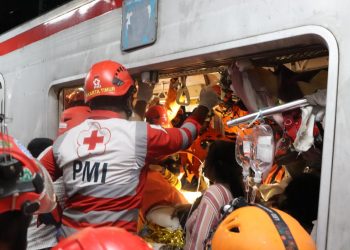 PMI DKI Jakarta Melakukan Penyelamatan Kecelakan Kereta Api Stasiun Bekasi Timur, Foto : PMI DKI Jakarta