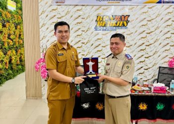 Asisten Pemerintahan, Keistimewaan Aceh, dan Kesra Setdakab, Khairmansyah, S.IP., M.Sc., saat menghadiri serah terima jabatan (sertijab) Kepala Kantor Badan Pertanahan Nasional (BPN) Kabupaten Bener Meriah. Foto: Prokopim BM