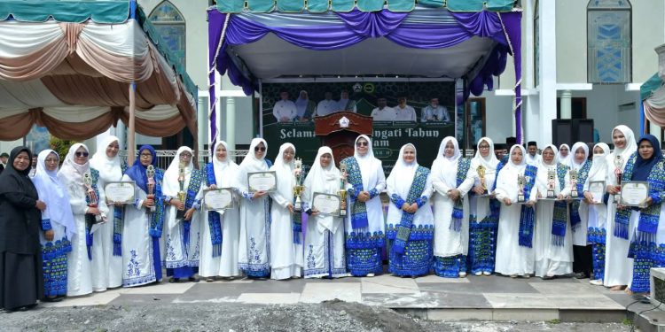 BKMT Kabupaten Bener Meriah dalam acara memperingatan Tahun Baru Islam 1 Muharram 1448 Hijriah di lapangan Masjid Nur Nabawi. Foto: Ist