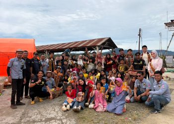 KilITOGA saat meyalurkan bantuan korban kebakaran di Jagong Jeget Aceh Tengah. Foto: Kitoga